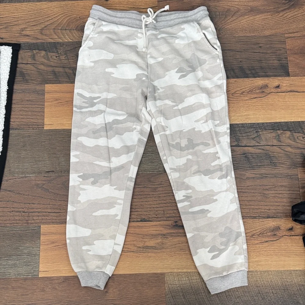 American Eagle Outfitters Joggers - Picture 1 of 2